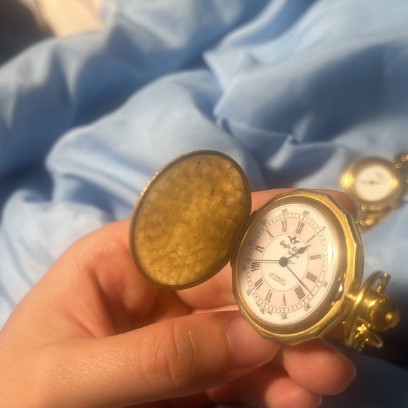 Gold time watch - Picture 3 of 3